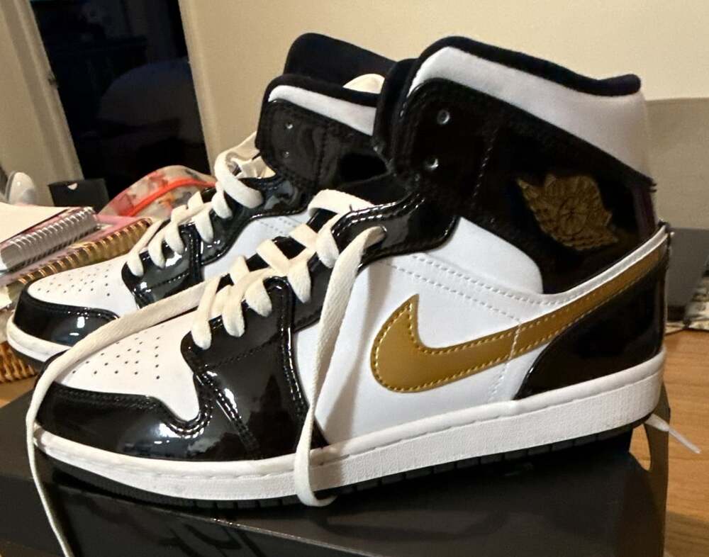 Buy Air Jordan 1 Mid Patent SE 'Black Gold' - 852542 007